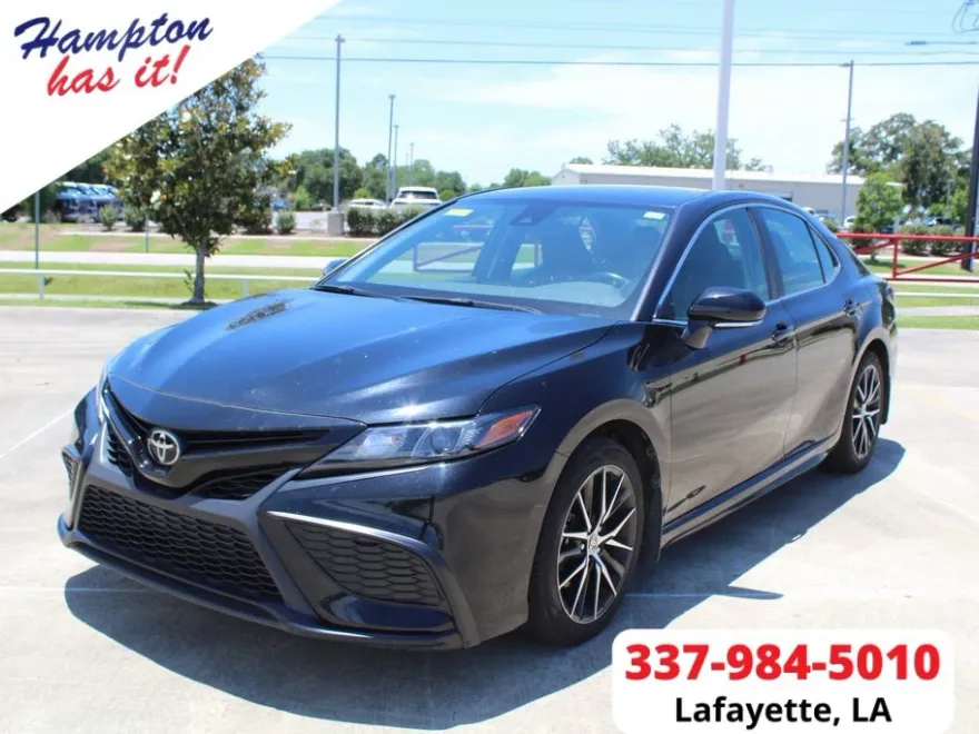 2023 Toyota Camry SE photo 1