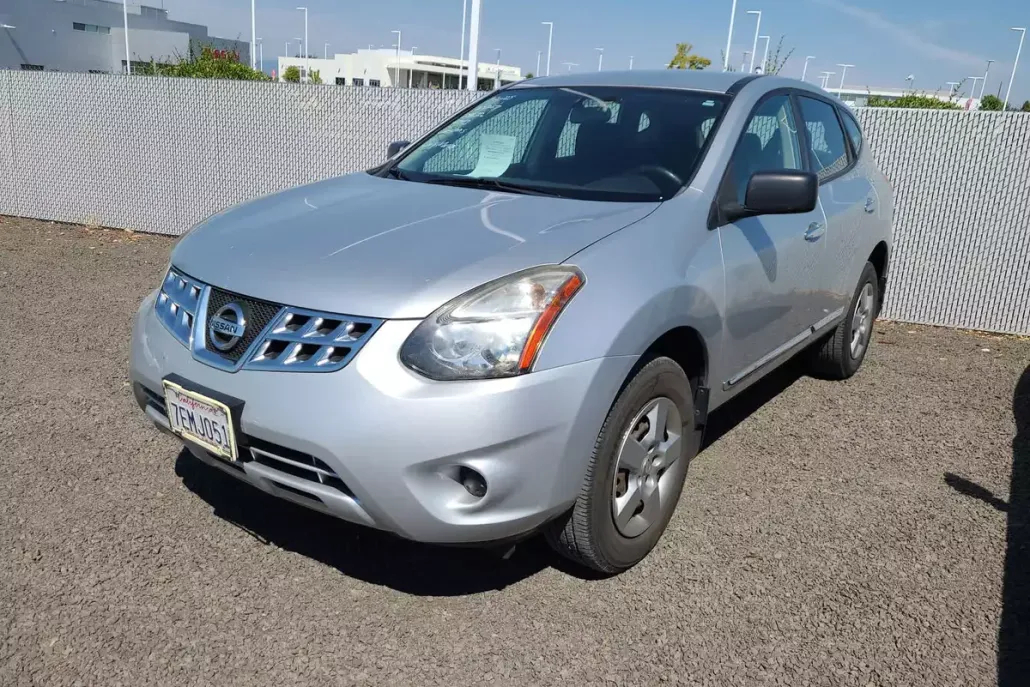 2014 Nissan Rogue Select S photo 1