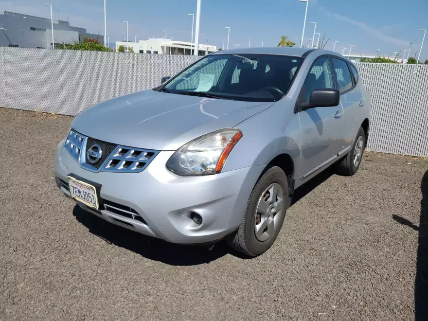 2014 Nissan Rogue Select S photo 1
