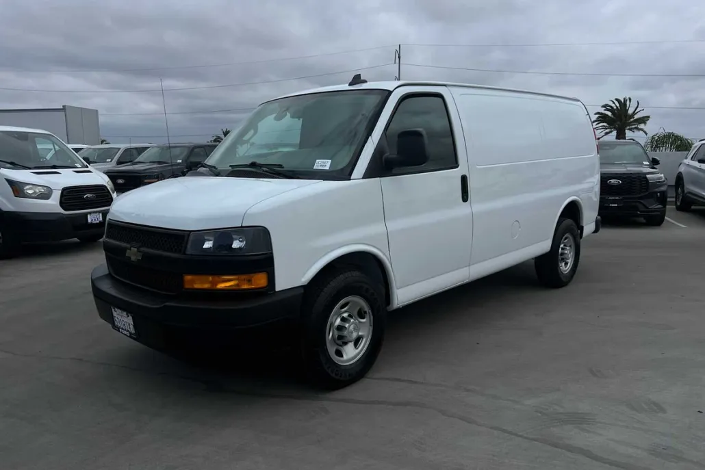2018 Chevrolet Express Cargo photo 1