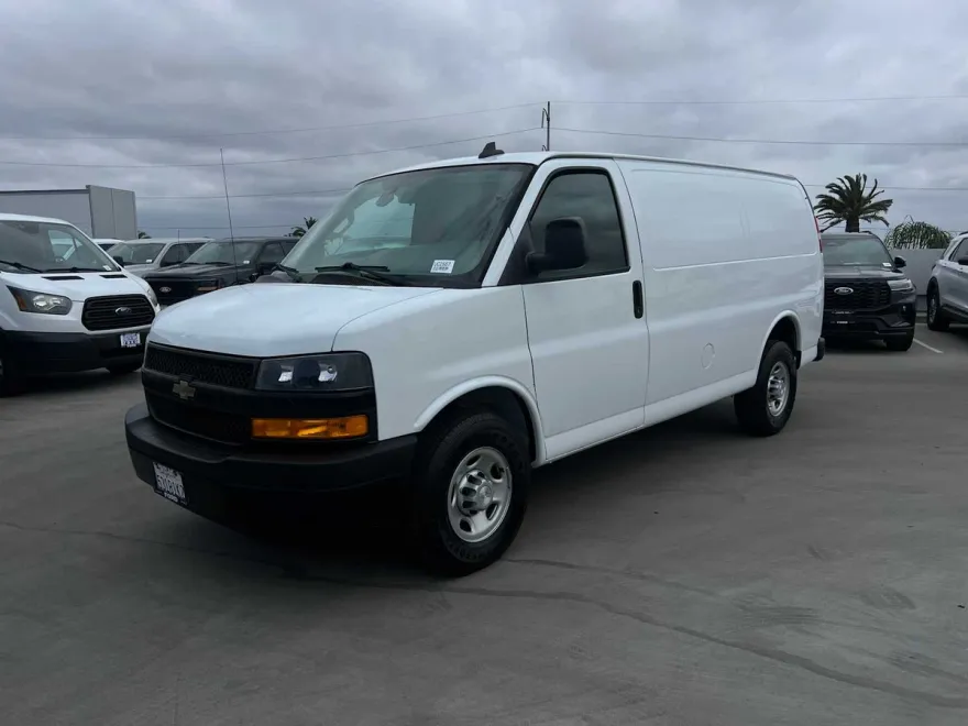2018 Chevrolet Express Cargo photo 1