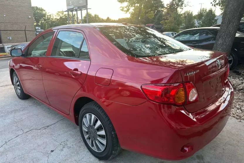 2010 Toyota Corolla photo 1