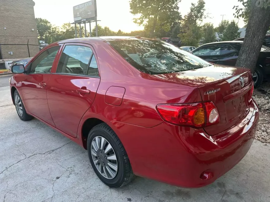 2010 Toyota Corolla photo 1