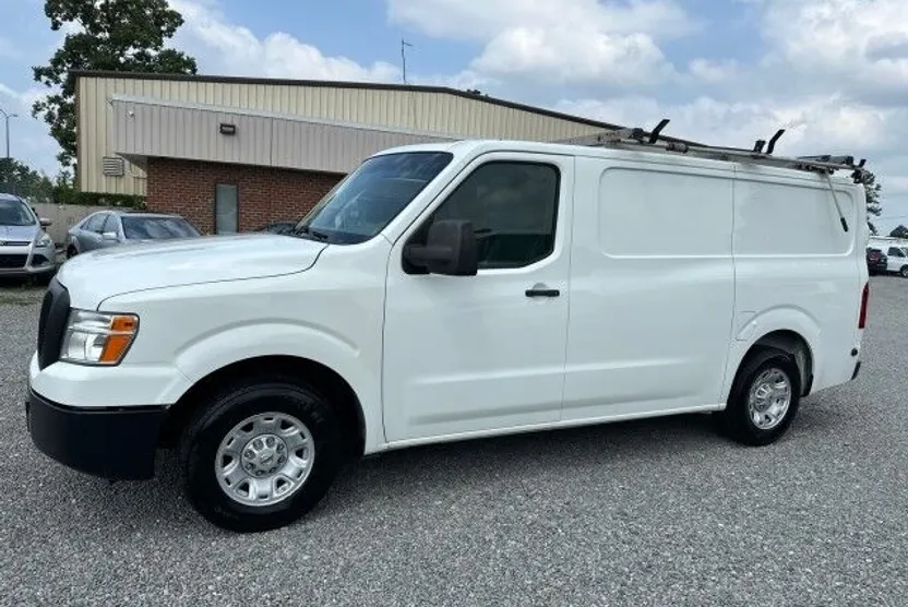 2020 Nissan NV2500 Cargo SV photo 1