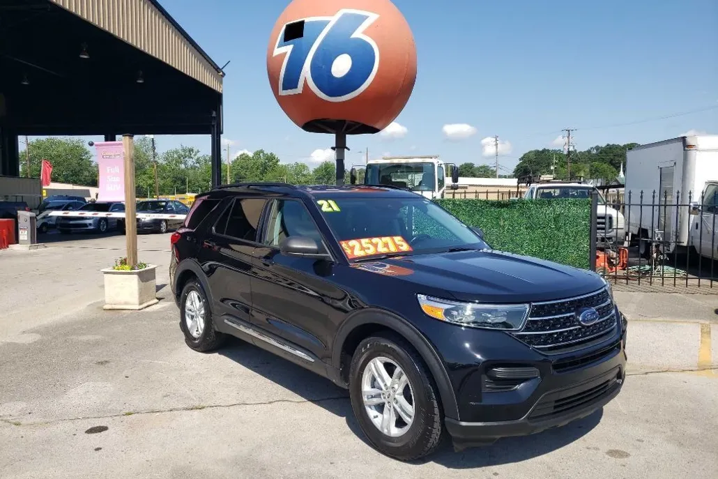 2021 Ford Explorer XLT photo 1
