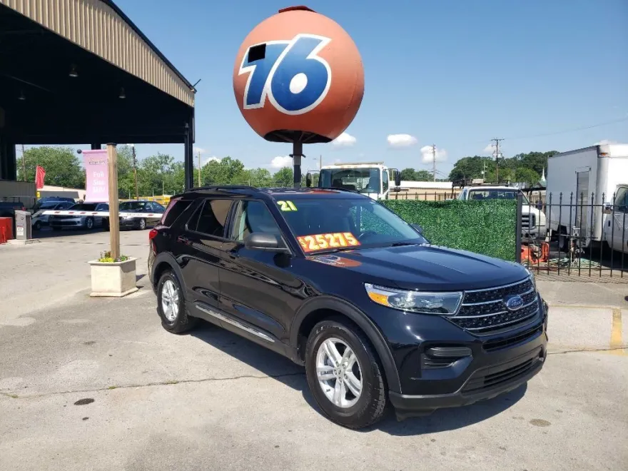 2021 Ford Explorer XLT photo 1