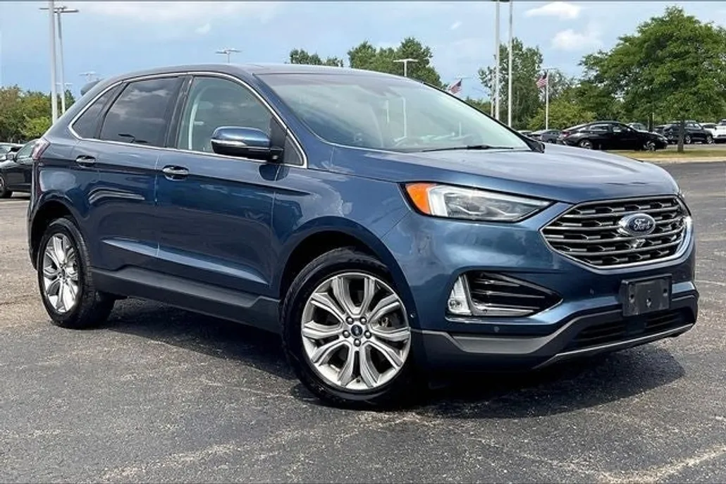 2019 Ford Edge Titanium photo 1