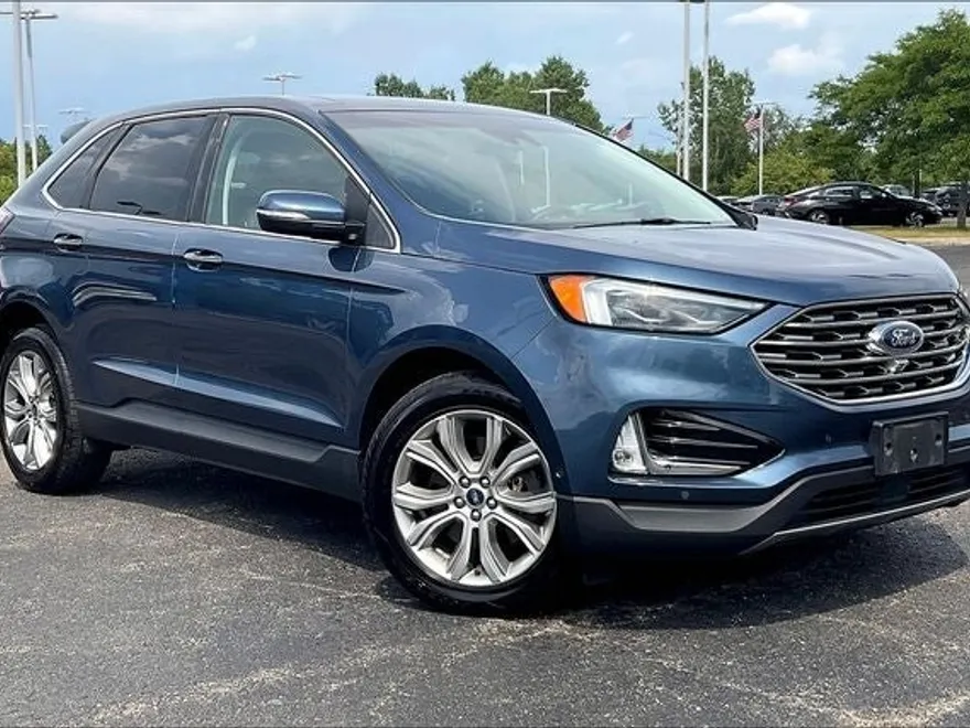 2019 Ford Edge Titanium photo 1