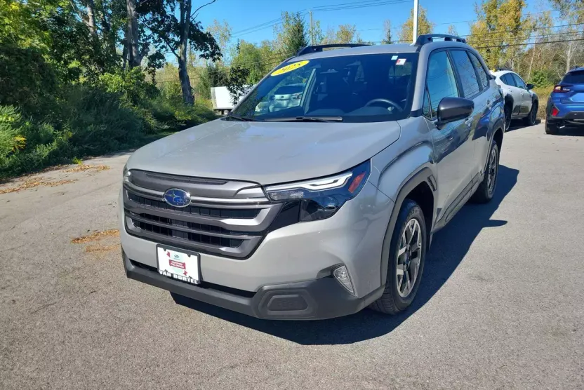 2025 Subaru Forester Premium Base photo 1