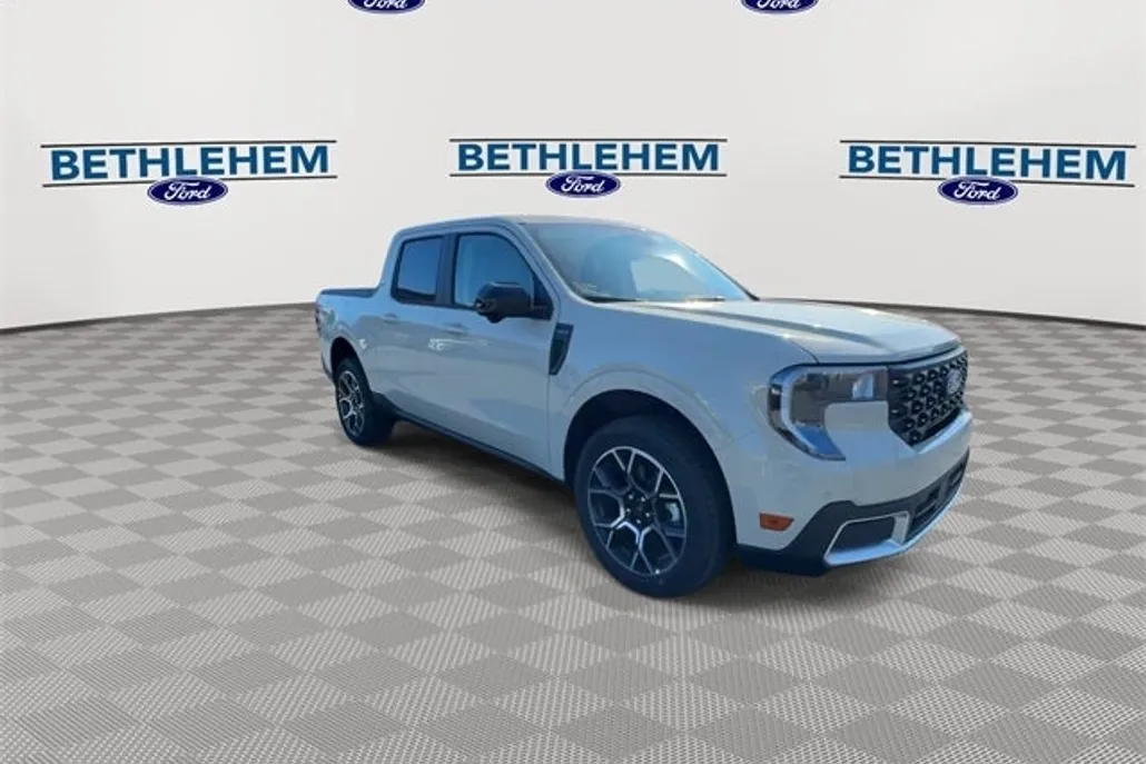 2025 Ford Maverick Lariat photo 1