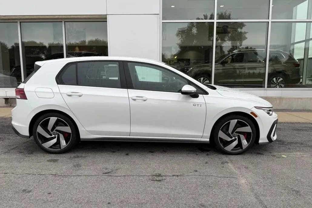 2025 Volkswagen Golf GTI S photo 1