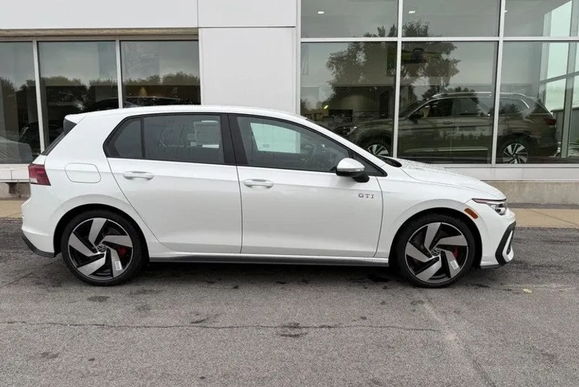 2025 Volkswagen Golf GTI S photo 1