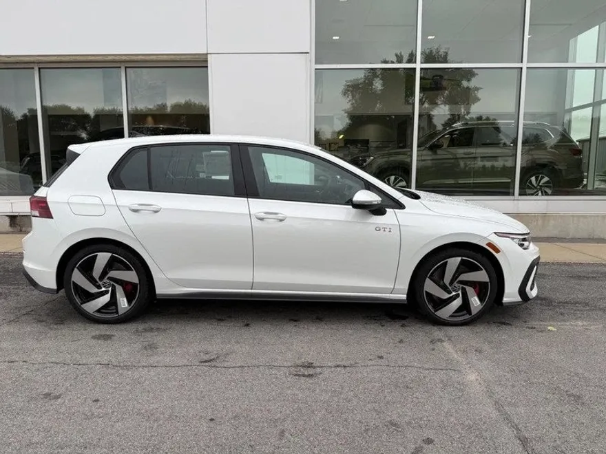 2025 Volkswagen Golf GTI S photo 1