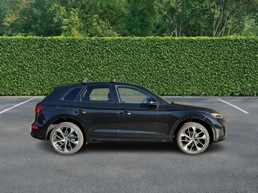2023 Audi SQ5 Premium Plus photo 1
