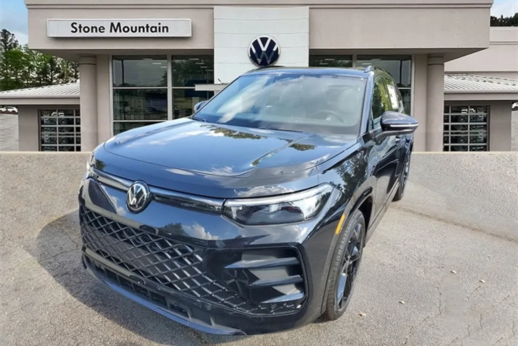 2025 Volkswagen Tiguan SE R-Line Black photo 1