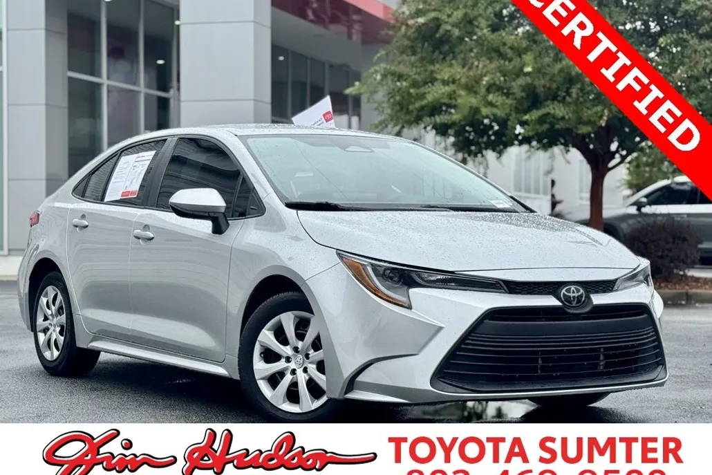 2024 Toyota Corolla LE photo 1
