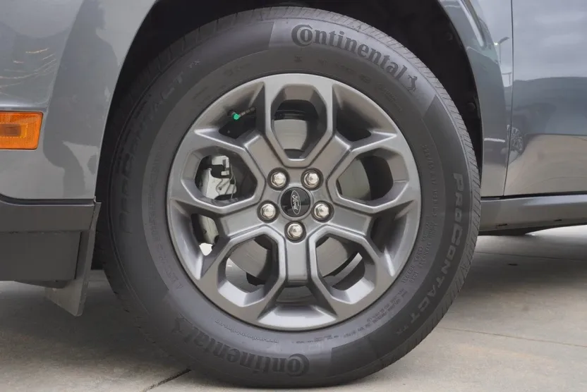 2024 Ford Maverick XLT photo 1