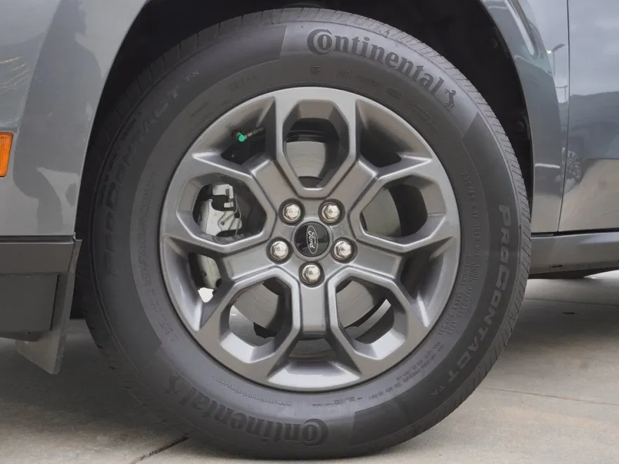 2024 Ford Maverick XLT photo 1
