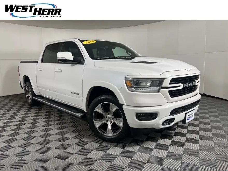 2019 Ram 1500 Laramie photo 1