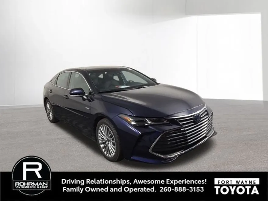 2021 Toyota Avalon Hybrid Limited photo 1