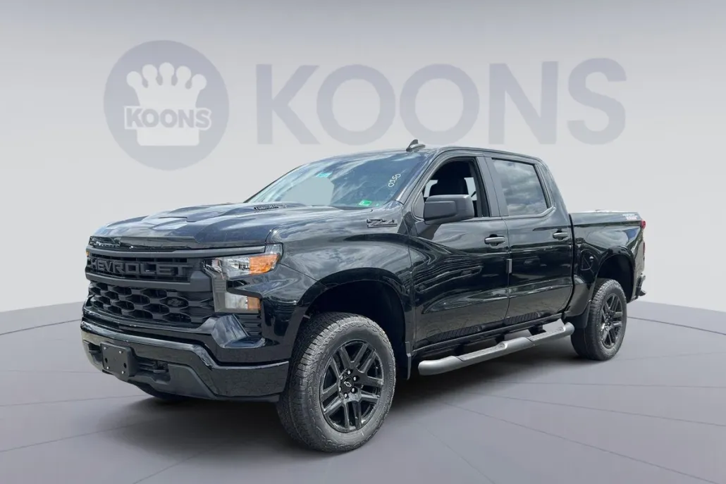 2025 Chevrolet Silverado Trail Boss Custom photo 1