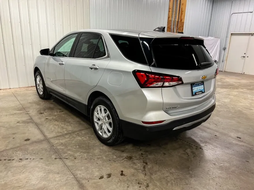 2022 Chevrolet Equinox LT photo 1