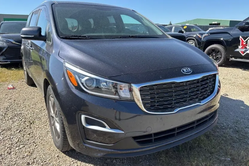 2019 Kia Sedona EX photo 1