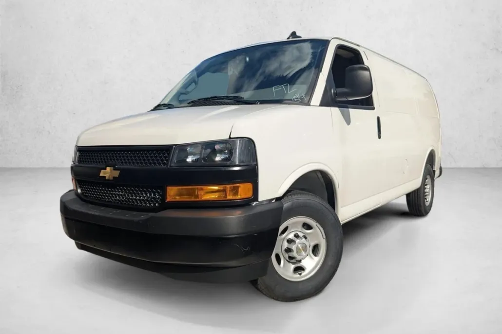 2025 Chevrolet Express Cargo 2500 Base photo 1
