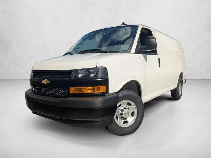 2025 Chevrolet Express Cargo 2500 Base photo 1