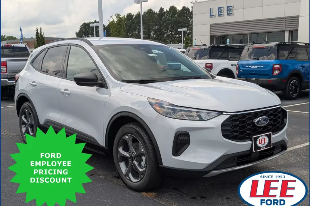 2025 Ford Escape ST-Line photo 1