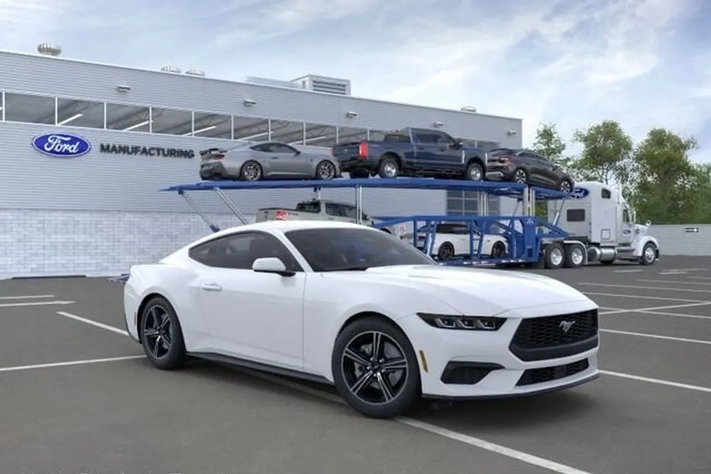2025 Ford Mustang EcoBoost photo 1