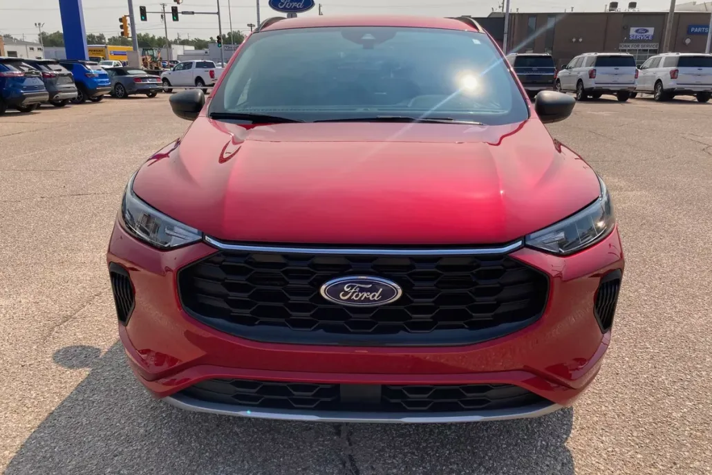 2024 Ford Escape ST-Line photo 1