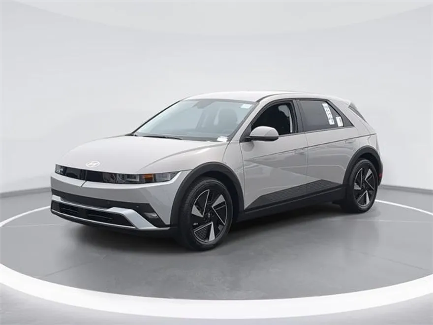 2025 Hyundai Ioniq 5 SE photo 1