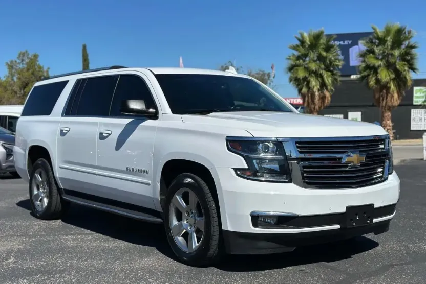 2020 Chevrolet Suburban Premier photo 1