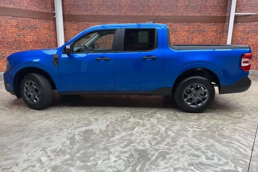 2025 Ford Maverick XLT photo 1