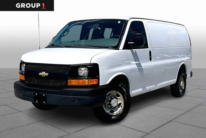 2017 Chevrolet Express 2500 Cargo photo 1