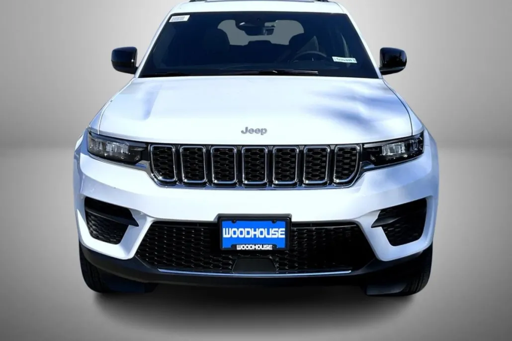 2025 Jeep Grand Cherokee Laredo photo 1