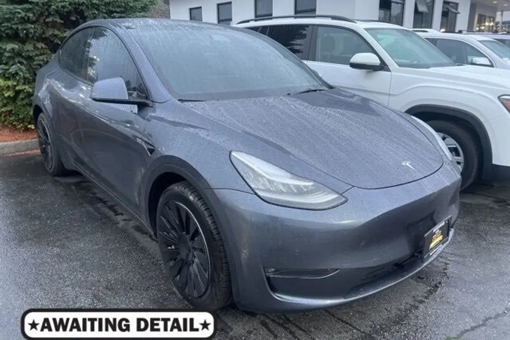 2022 Tesla Model Y Long Range photo 1