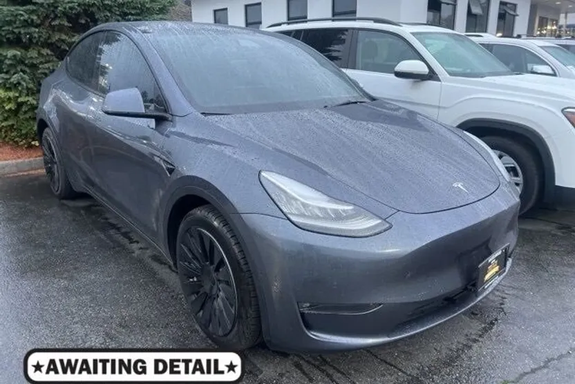 2022 Tesla Model Y Long Range photo 1