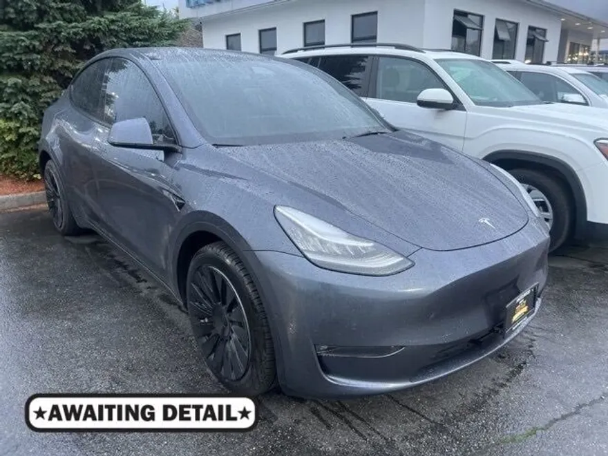 2022 Tesla Model Y Long Range photo 1