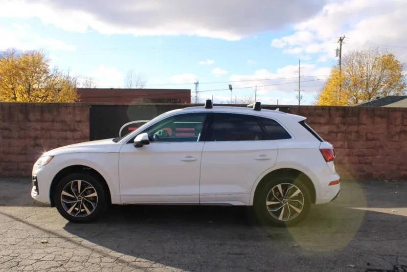 2021 Audi Q5 Premium Plus photo 1