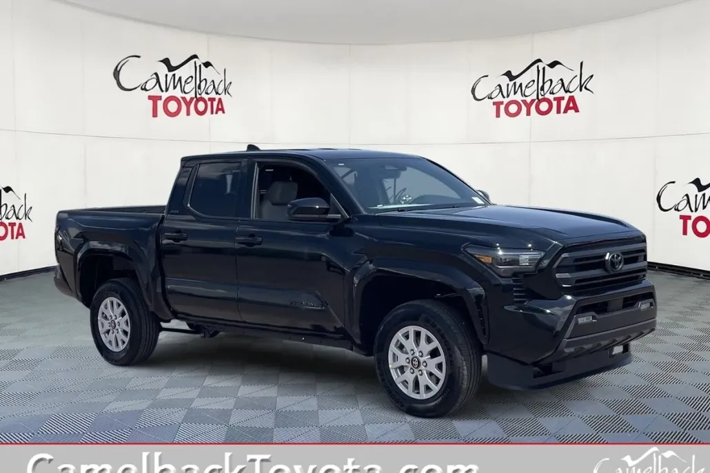 2025 Toyota Tacoma SR5 photo 1