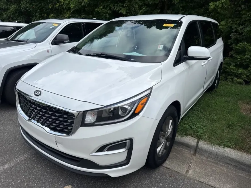 2021 Kia Sedona LX photo 1