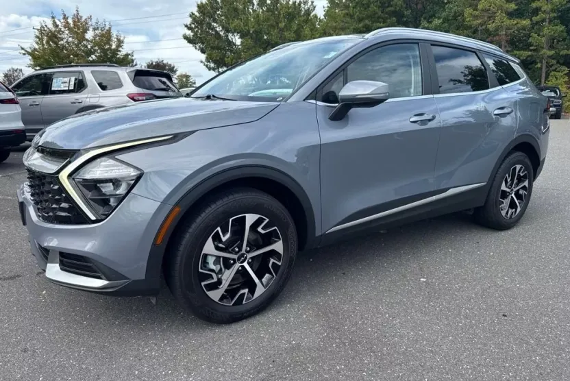 2023 Kia Sportage EX photo 1