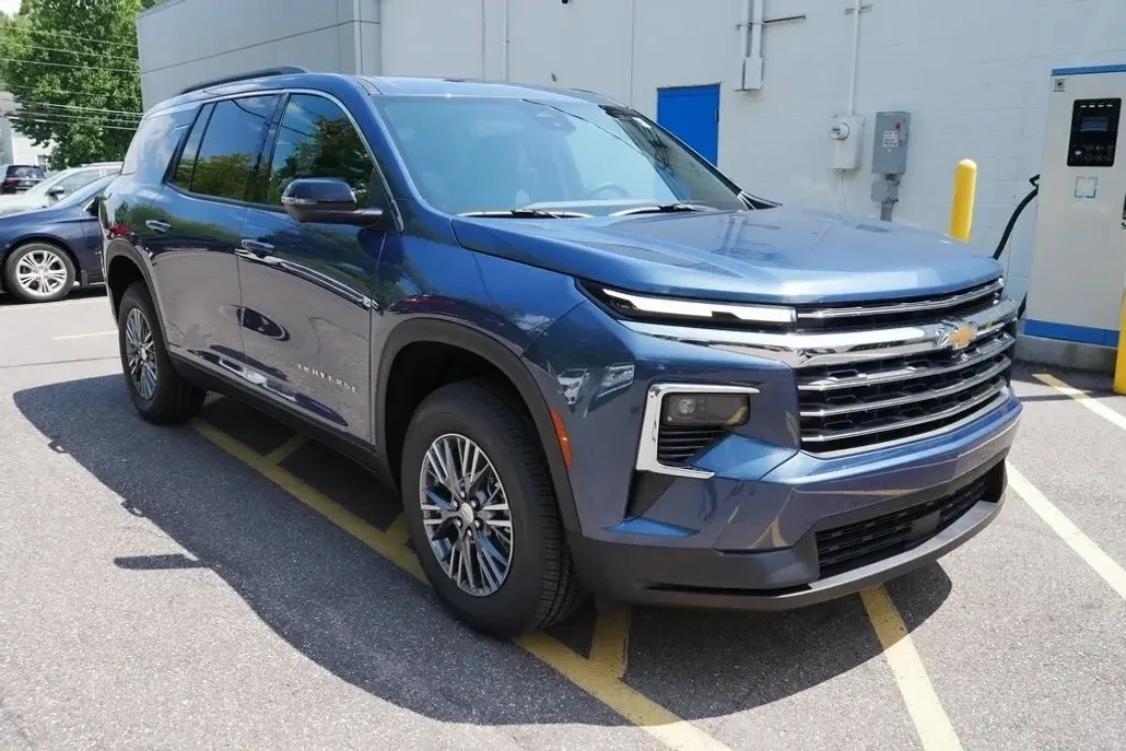 2026 Chevrolet Traverse 1LT photo 1