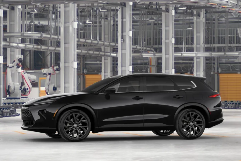 2025 Toyota Crown Signia Limited photo 1