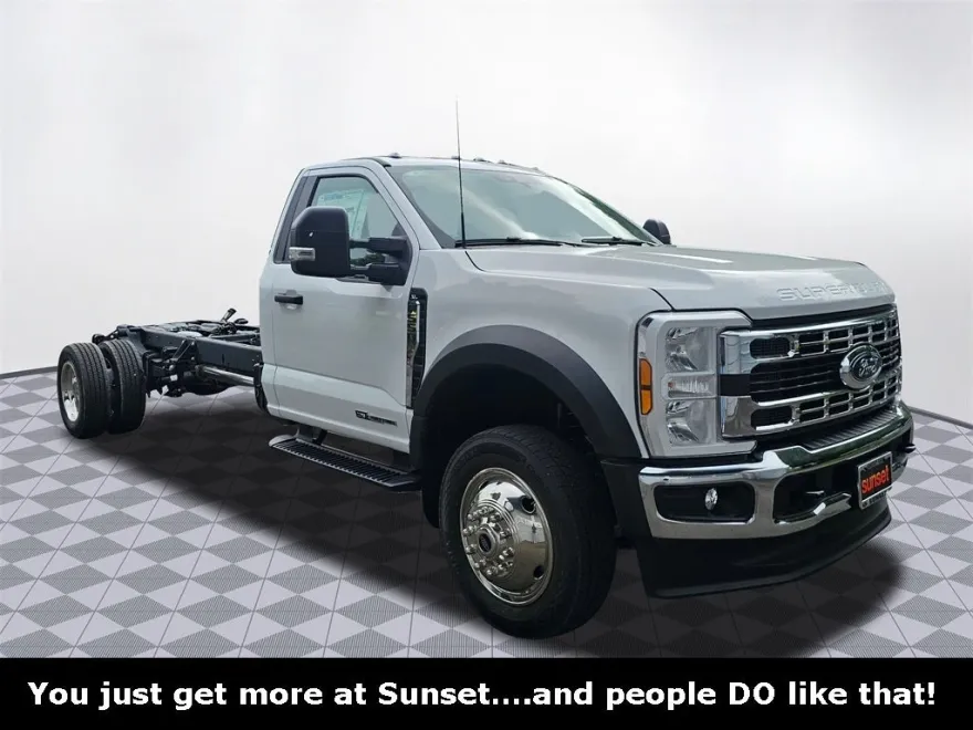 2025 Ford F-550 XL photo 1
