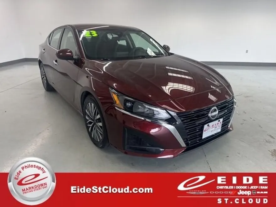 2023 Nissan Altima 2.5 SV photo 1