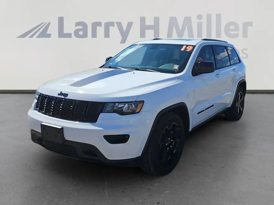 2019 Jeep Grand Cherokee Laredo Upland photo 1