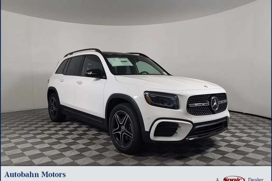 2024 Mercedes Benz GLB 250 photo 1